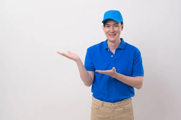 Asijské Mladý Technik Služby Muž Sobě Modrá Uniforma Bílém Pozadí — Stock fotografie