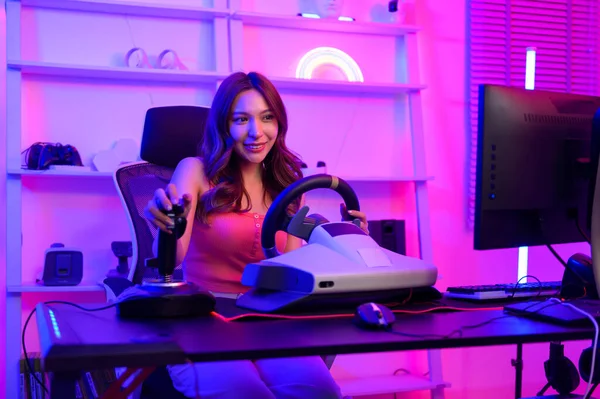 Młoda Azjatka Ładna Kobieta Pro Gamer Mają Streaming Żywo Gra — Zdjęcie stockowe