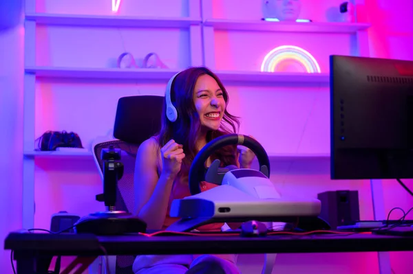 Jovem Mulher Bonita Asiática Pro Gamer Tem Transmissão Vivo Jogando — Fotografia de Stock