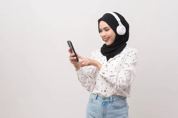 Young Beautifu Musliml Woman Wearing Headset White Background — Stock Photo, Image