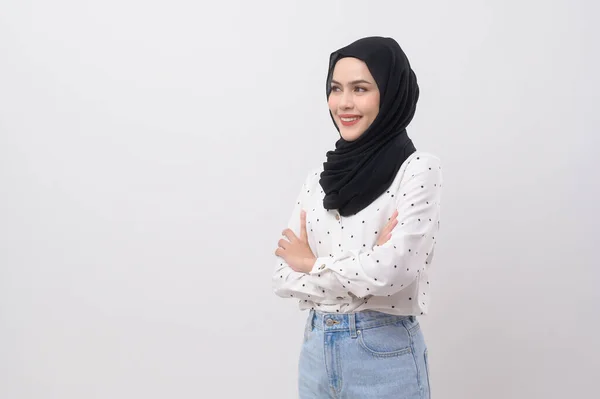 Portrait Beautiful Muslim Woman Hijab White Background Studio — Stock Photo, Image
