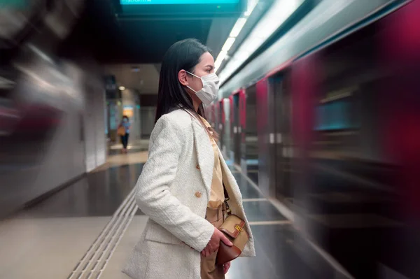 Young Woman Standing Metro Transportation — Stock Photo, Image
