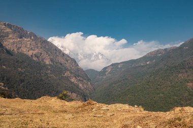 Annapurna dağ sırasının güzel manzarası, Nepal