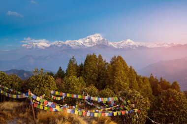 Annapurna dağ sırasının güzel manzarası, Nepal