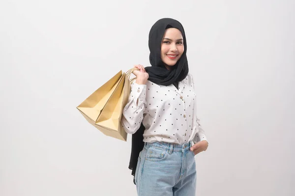 Beautiful Musllim Woman Hijab Holding Credit Card Shopping Bag White — Stock Photo, Image