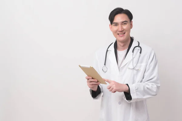 Portrait Male Confident Doctor White Background Studio Healthcare Medical Technology — Stock fotografie