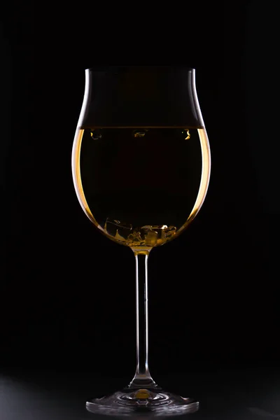 Glas Witte Wijn Witte Achtergrond — Stockfoto