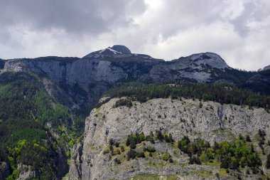 Dağların manzarası harika. Doğa, manzara