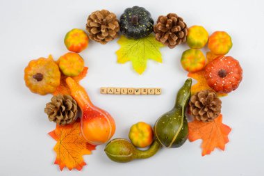 Balkabaklarıyla Cadılar Bayramı arkaplanı, Cadılar Bayramı yazıtları ve metin yazmak için diğer yerler