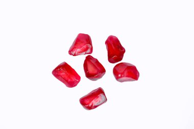 kırpma yolu ile beyaz arka plan üzerinde izole nar meyve.