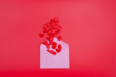 Sevgililer Günü tebrik kartı, içinde hediyeler, kalpler ve mesajlar için yer olan güller. Yüksek kalite fotoğraf