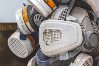 Solunum koruyucu ekipmanlar, kirli inşaat maskeleri.