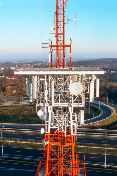 Gsm Antennas High Tower Blue Sky Antennas Cellular Communication — Stockfoto