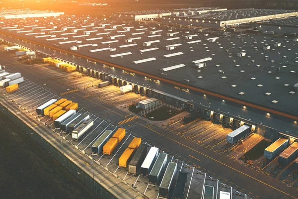 Aerial View Semi Trailers Cargo Trailers Parked Logistics Warehouses ロイヤリティフリーのストック写真