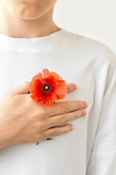 Teenage Boy White Shirt Holding Hand Red Poppy Chest Heart — Stock Photo, Image