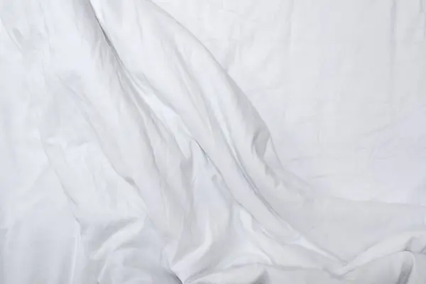 Cama Algodão Branco Bagunçado Cobertor Enrugado Lençol Estilo Vida Neutro — Fotografia de Stock