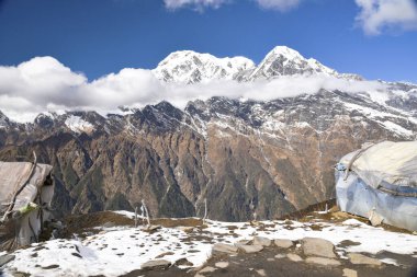 Himalayalar 'daki otel, Nepal Aralık 04, 2021 Pokhara bölgesi.