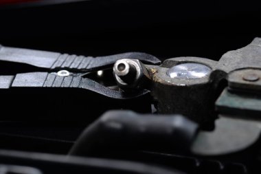 araba aküsü terminalleri detaylı fotoğraf