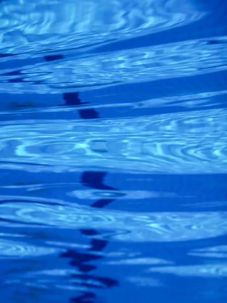 Wasseroberfläche Unter Wasser Oberfläche Schwimmbad Wasserhintergrund — Stockfoto