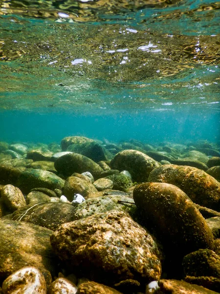 Skály Pod Vodou Dně Řeky Řeky Pod Vodou Křišťálově Čistá — Stock fotografie