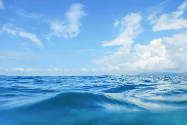 Sea Wave Close Low Angle View Ilha Tropical Superfície — Fotografia de Stock