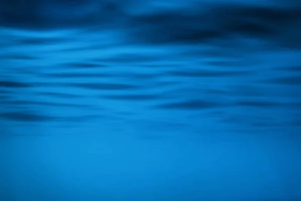 海面下 青の背景 波背景 — ストック写真