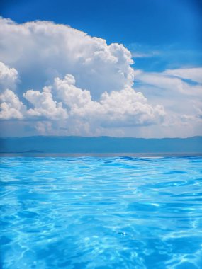 Sonsuz yüzme havuzu Deniz ve Dağ Vie