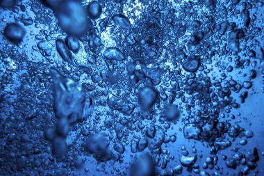 Su altı Hava Kabarcıkları Temiz Mavi Okyanus