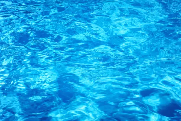 Yüzme Havuzu Suyu Güneşli Yansımalar Dalgalı — Stok fotoğraf