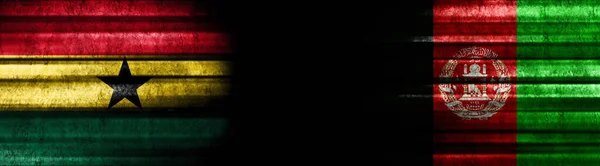 Ghana Und Afghanistan Flaggen Auf Schwarzem Hintergrund — Stockfoto