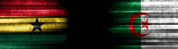 Ghana Und Algerien Fahnen Auf Schwarzem Hintergrund — Stockfoto