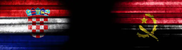 Kroatien Und Angola Fahnen Auf Schwarzem Hintergrund — Stockfoto