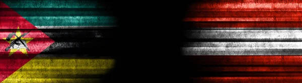 Mozambico Austria Bandiere Sfondo Nero — Foto Stock