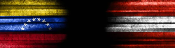 Bandeiras Venezuela Áustria Fundo Preto — Fotografia de Stock