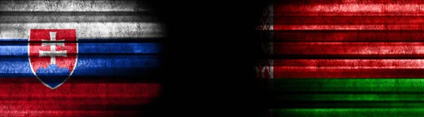 Flaggen Der Slowakei Und Weißrusslands Auf Schwarzem Hintergrund — Stockfoto