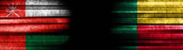Bandeiras Omã Benim Fundo Preto — Fotografia de Stock