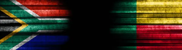 Südafrika Und Benin Flaggen Auf Schwarzem Hintergrund — Stockfoto