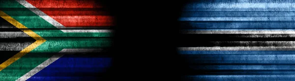 Siyah Arkaplanda Güney Afrika Botswana Bayrakları — Stok fotoğraf
