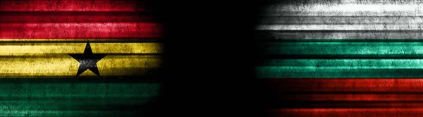 Ghana Und Bulgarien Flaggen Auf Schwarzem Hintergrund — Stockfoto