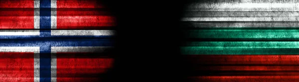 Bandeiras Noruega Bulgária Fundo Preto — Fotografia de Stock