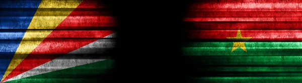 Bandeiras Seychelles Burkina Faso Fundo Preto — Fotografia de Stock