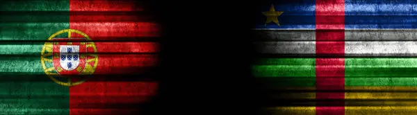 Flagi Portugalii Republiki Środkowoafrykańskiej Czarnym Tle — Zdjęcie stockowe