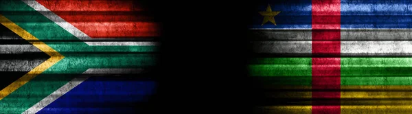 Flaggen Südafrikas Und Der Zentralafrikanischen Republik Auf Schwarzem Hintergrund — Stockfoto