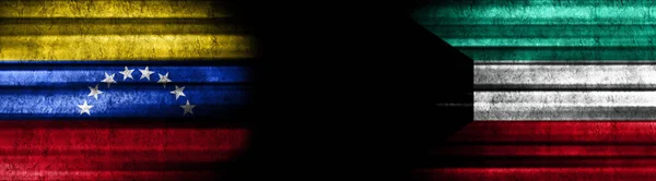 Σημαίες Της Βενεζουέλας Και Του Κουβέιτ Μαύρο Φόντο — Φωτογραφία Αρχείου