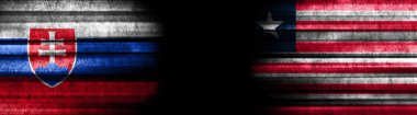 Kara Arkaplanda Slovakya ve Liberya Bayrakları