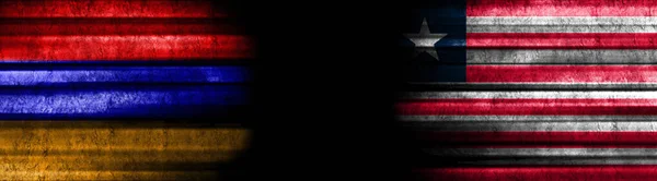Kara Arkaplanda Ermenistan Liberya Bayrakları — Stok fotoğraf