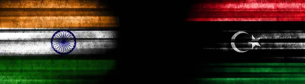 印度和利比亚黑色背景旗 — 图库照片