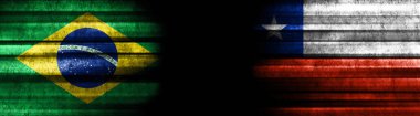 Brezilya ve Şili Bayrakları Siyah Arkaplanda