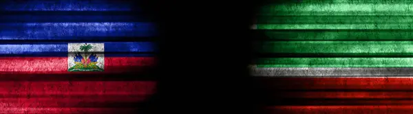 Haiti Och Tjetjenien Flaggor Svart Bakgrund — Stockfoto