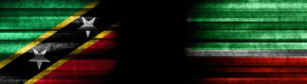 Флаги Сент Китса Невиса Чечни Чёрном Фоне — стоковое фото